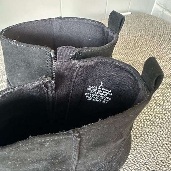 Old Navy Ankle Boots - Picture 4 of 5